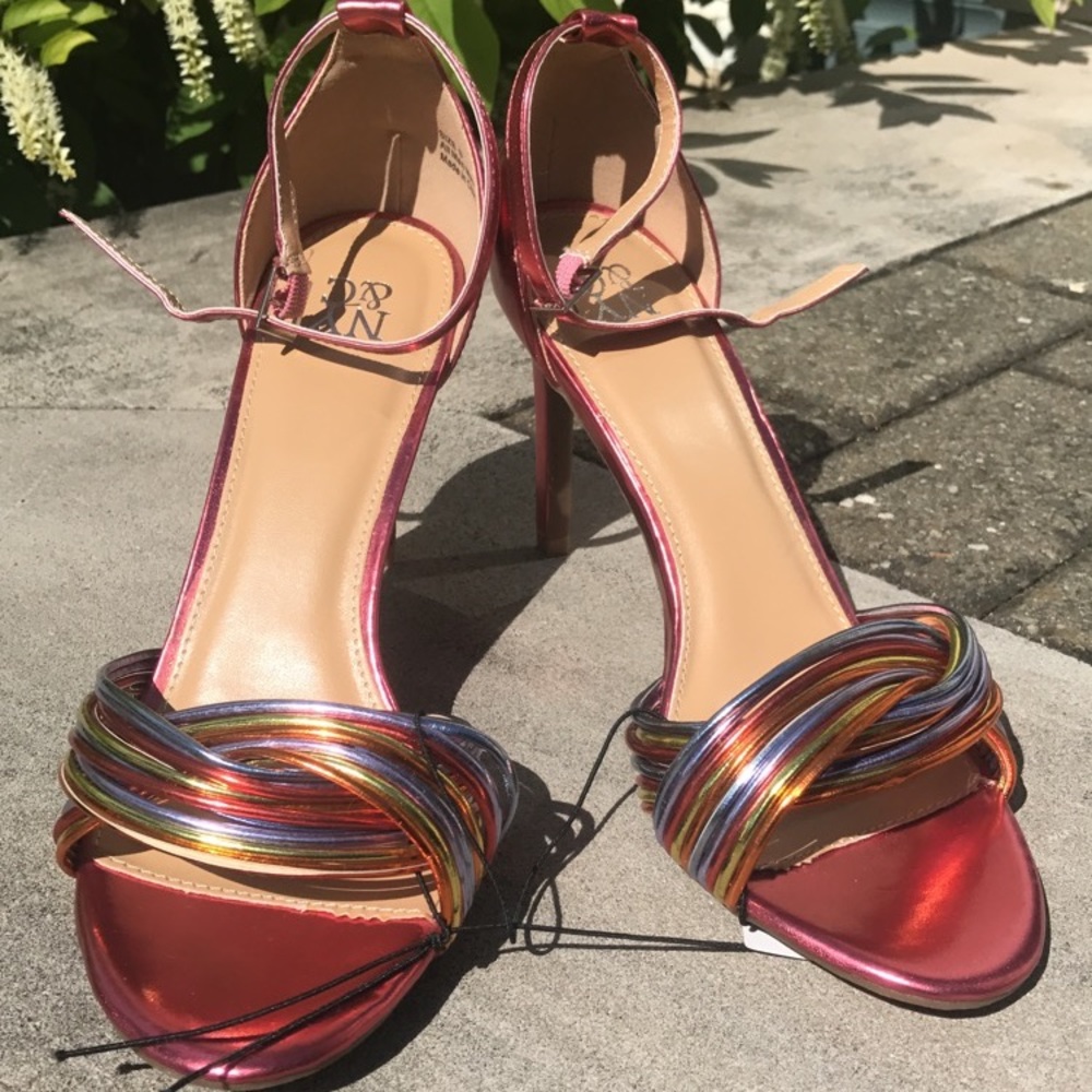 NWT NYCO Multicolor pink metallic strap heels sz8
